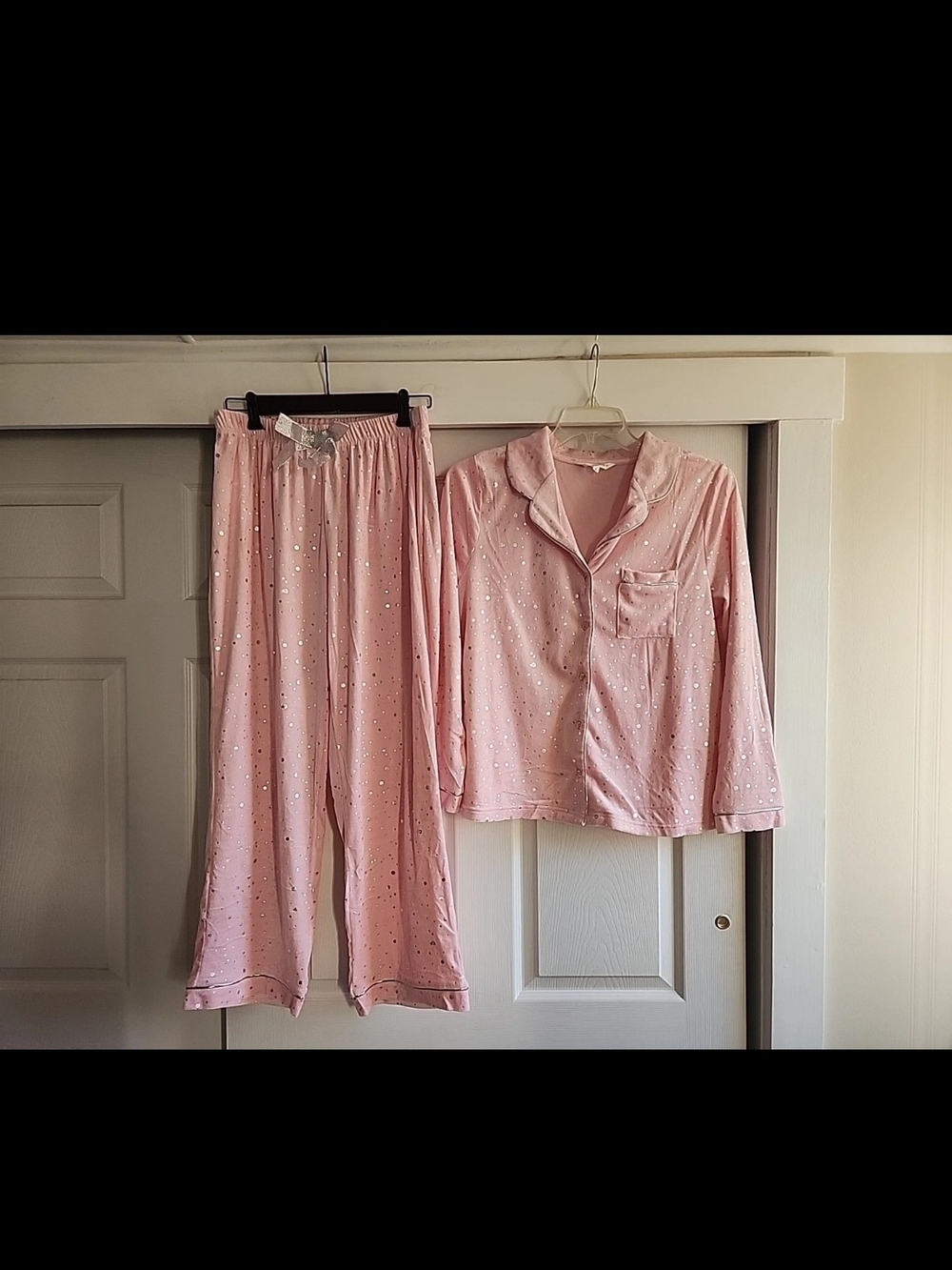 💕5/$25 Women's Pink And Silver Dot Pajama Set And Matching Scrunchie